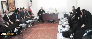 نماینده محترم ولی فقیه و امام جمعه شهرستان کرج در دیدار با اعضای هیأت امنای استانی و پردیس های دانشگاه فرهنگیان در استان البرز

 دانشگاه فرهنگیان؛ اجرای مسؤولیت وزارت آموزش و پرورش را از جهت تأمین استاد و معلم تضمین می کند.