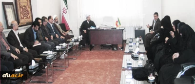 نماینده محترم ولی فقیه و امام جمعه شهرستان کرج در دیدار با اعضای هیأت امنای استانی و پردیس های دانشگاه فرهنگیان در استان البرز

 دانشگاه فرهنگیان؛ اجرای مسؤولیت وزارت آموزش و پرورش را از جهت تأمین استاد و معلم تضمین می کند.