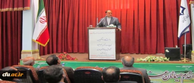 دکتر حاجی بابایی در مراسم بزرگداشت مقام معلم و هفته آموزش در پردیس شهید مفتح شهرری:

معلم تربیت کردن با دانشمند تربیت کردن، متفاوت است؛ هر معلمی، می تواند دانشمند باشد، ولی هر دانشمندی، نمی تواند معلم باشد.