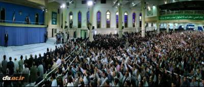 مشروح بیانات رهبر معظم انقلاب اسلامی در دیدار معلمان و فرهنگیان سراسر کشور در تاریخ 18/2/92:

دانشگاه فرهنگیان، خیلى مهم است؛ اینجا شخصیت معلمین ساخته می شود... حماسه ى سیاسى و حماسه ى اقتصادى، هر دو مقوله از مقولاتى است که  آموزش و پرورش در آن، نقش آفرین است.