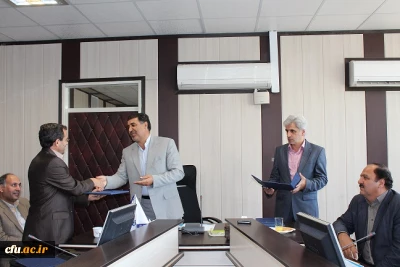 طی حکمی از سوی دکتر محبی نیا، سرپرست دانشگاه فرهنگیان: 

دکتر علی باقر طاهری نیا؛ به عنوان سرپرست معاونت فرهنگی منصوب شد.