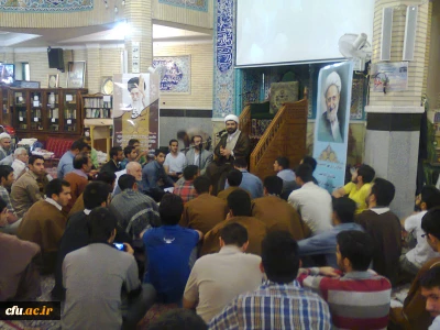 حجت الاسلام و المسلمین شهاب مرادی در اولین روز از مراسم اعتکاف دانشجو معلمان برادر در مسجد قمر بنی هاشم (ع):

از هیچ مؤمنی کینه به دل نداشته باشید.