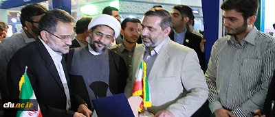 به همت پردیس امام خمینی(ره) گلستان و با حضور وزیر و معاون وزیر فرهنگ و ارشاد اسلامی، غرفه ی چهارم دانشگاه فرهنگیان در نمایشگاه بین المللی قرآن کریم افتتاح شد.