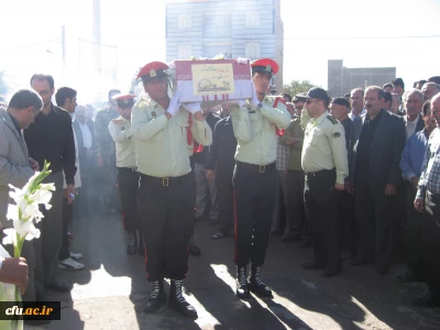 با حضور مسؤولین و دانشجو معلمان پردیس شهید مقصودی همدان:

پیکر پاک شهید گمنام در همدان تشییع شد.