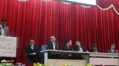 به منظور رفع مشکلات، ارائه دیدگاه ها و نظرات دانشجو معلمان:

جلسه پرسش و پاسخ با مسؤولین پردیس شهید ایزدپناه یاسوج برگزار شد.