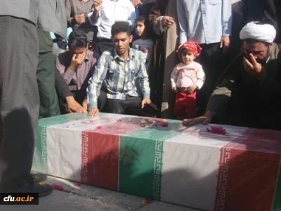 حضور دانشجو معلمان پردیس شهید بهشتی هرمزگان:

در مراسم تشییع پیکر پاک دو شهید گمنام