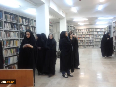 در آستانه هفته پژوهش و فناوری  و در راستای آشنایی دانشجویان با نسخه های خطی و گنجینه های نفیس ایرانی انجام شد:

بازدید دانشجویان رشته علوم تربیتی پردیس حضرت فاطمه الزهرا(س) یزد، از کتابخانه وزیری