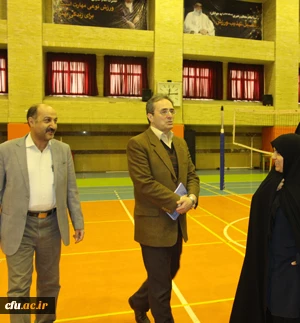 دکتر مهر محمدی، سرپرست دانشگاه فرهنگیان در شورای مدرسان پردیس نسیبه تهران:

فعالیت های دانشگاه، باید فرهنگی تربیتی باشد که شخصیت معلم را بسازد و تأثیر گزاری در سطح هویتی مورد انتظار است 13