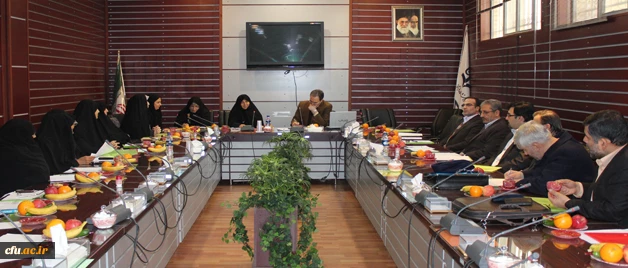 دکتر مهر محمدی، سرپرست دانشگاه فرهنگیان در شورای مدرسان پردیس نسیبه تهران:

فعالیت های دانشگاه، باید فرهنگی تربیتی باشد که شخصیت معلم را بسازد و تأثیر گزاری در سطح هویتی مورد انتظار است 22