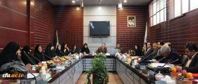 دکتر مهر محمدی، سرپرست دانشگاه فرهنگیان در شورای مدرسان پردیس نسیبه تهران:

فعالیت های دانشگاه، باید فرهنگی تربیتی باشد که شخصیت معلم را بسازد و تأثیر گذاری در سطح هویتی مورد انتظار است