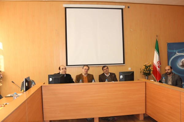 جلسه پرسش و پاسخ با مدرسان و کارکنان مرکز