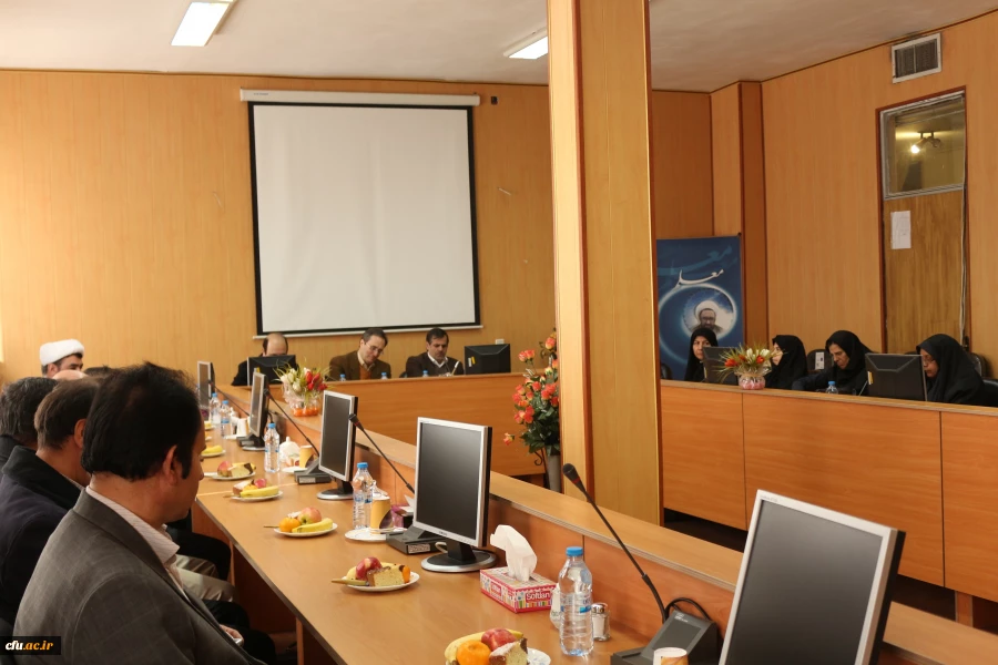 جلسه پرسش و پاسخ با مدرسان و کارکنان مرکز