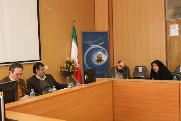 جلسه پرسش و پاسخ با مدرسان و کارکنان مرکز