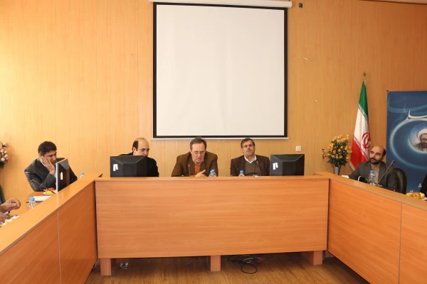 جلسه پرسش و پاسخ با مدرسان و کارکنان مرکز