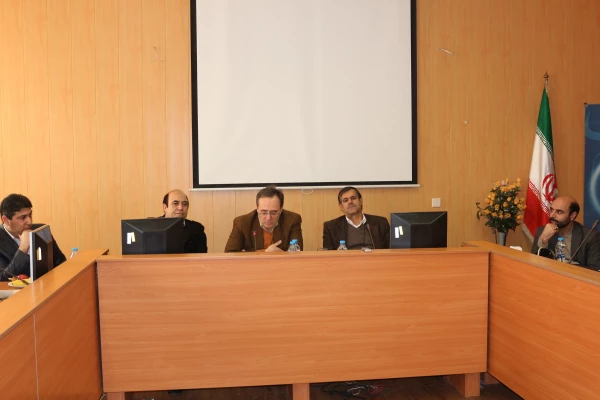 جلسه پرسش و پاسخ با مدرسان و کارکنان مرکز