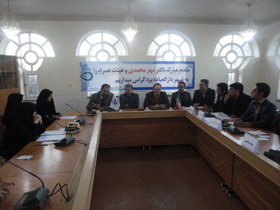 نشست صمیمی دکتر مهر محمدی با دانشجو معلمان