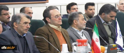 دکتر مهر محمدی، در آیین تکریم و معارفه سرپرستان پردیس های شهیدان پاکنژاد و حضرت فاطمه الزهرا(س) یزد:

مخاطبان اصلی این دانشگاه، معلمانی هستند که بار اصلی توسعه ی نظام، تحقق آرمان ها، اجرای سند تحول و توسعه ی همه جانبه نظام تعلیم و تربیت را به دوش دارند