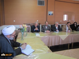 در پردیس شهید باهنر فارس برگزار شد:

نشست صمیمی حجت الاسلام و المسلمین دکتر صادق زاده با سرپرستان و معاونین پردیس ها و مراکز آموزش عالی استان فارس