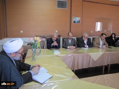 در پردیس شهید باهنر فارس برگزار شد:

نشست صمیمی حجت الاسلام و المسلمین دکتر صادق زاده با سرپرستان و معاونین پردیس ها و مراکز آموزش عالی استان فارس