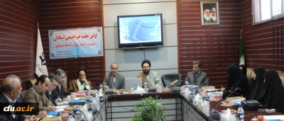 حجت الاسلام و المسلمین دادگر در اولین جلسه هم اندیشی استادان با موضوع آرایش درونی دانشگاه فرهنگیان:

نقش و جایگاه مدرسان و استادان این دانشگاه، برای تربیت دانشجو معلمان آینده سازِ نسل مهذب ایران اسلامی و در یک کلام ، تربیت انسان طراز جمهوری اسلامی، نقشی بی بدیل می باشد