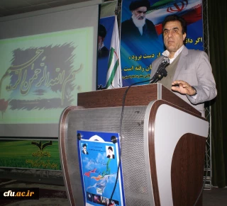 با همکاری پردیس شهید باهنر و سازمان بسیج اساتید اراک:

کارگاه آموزشی «جنگ نرم» ویژه اساتید و رؤسای دانشگاه های استان برگزار شد