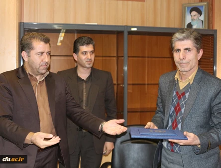 از سوی دکتر حسینی، معاون دانشجویی دانشگاه فرهنگیان

علی فرهادیان، به عنوان معاون مدیر کل راهنمایی و مشاوره سازمان مرکزی این دانشگاه، منصوب شد 3