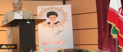 معاون آموزش ابتدایی وزارت آموزش و پرورش، در نشست تخصصی مدیران گروه علوم تربیتی دانشگاه فرهنگیان:

شیوه ارائه دروس، باید به گونه ای طراحی شود که روح پژوهشگری در دانشجو معلمان نفوذ یابد.