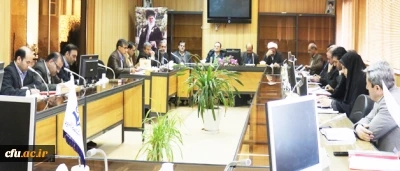 دکتر مهر محمدی در اولین جلسه ی مشترک معاونان و مدیران کل سازمان مرکزی دانشگاه فرهنگیان:

نقد درونی، نقد صریح و بدون تعارف در جلسات، دستور کار اصلی است؛ زیرا افزایش مضامین انتقادی، بر بار و ثمره ی این گونه نشست ها، خواهد افزود