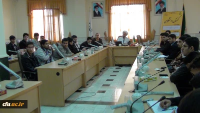 در پردیس شهید باهنر استان مرکزی برگزار شد:

کرسی آزاد اندیشی با موضوع انقلاب اسلامی ایران، انتظار و عصر ظهور