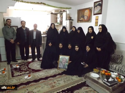 همزمان با روز بزرگداشت شهداء، برگزار شد:

دیدار مسؤولان پردیس الزهرا(س) سمنان از خانواده شهید حسن شاطری