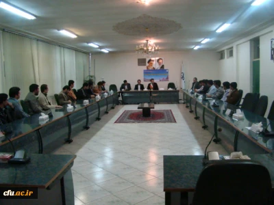 دکتر حسینی در نشست صمیمی با دانشجو معلمان پردیس شهیدباهنر اصفهان:

باقیات الصالحاتی بیشتر از این نیست که بتوانیم افرادی را تربیت کنیم که در آینده می توانند جامعه را تربیت کنند