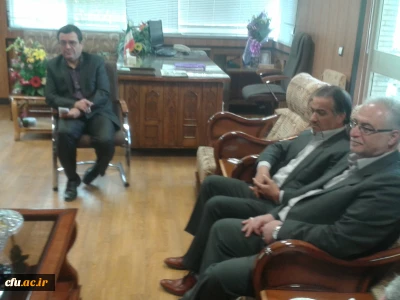 مدیرکل آموزش و پرورش استان اصفهان در دیدار سرپرست و معاونان پردیس ها و مراکز آموزش عالی دانشگاه فرهنگیان استان:

افتخار می کنم که از خانواده ی تربیت معلم و دانشگاه فرهنگیان می باشم.