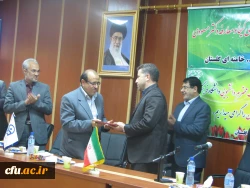 دکتر حسینی در آیین معارفه سرپرست پردیس آیت الله خامنه ای(مدظله العالی) گلستان:

نقش دانشگاه فرهنگیان در تحقق شعار امسال، نقشی کلیدی است 2