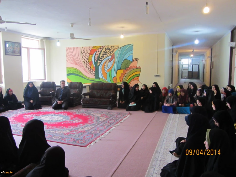 دکتر حسینی در آیین معارفه سرپرست پردیس آیت الله خامنه ای(مدظله العالی) گلستان:

نقش دانشگاه فرهنگیان در تحقق شعار امسال، نقشی کلیدی است 2