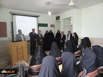 استاندار یزد در بازدید از پردیس حضرت فاطمه الزهرا(س):

از دانشجو معلمان دانشگاه فرهنگیان می خواهم که الگو و سمبلی از اخلاق و رفتار خوب و پسندیده را به جامعه ارائه دهند