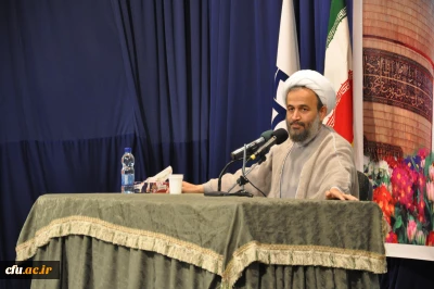 حجت الاسلام و المسلمین پناهیان در سومین روز از دوره ی حیات طیبه ی دانشگاه فرهنگیان

نقش انبیاء و معلمان در جامعه هدایت بشریت است.