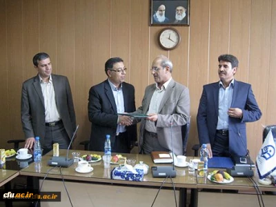 با حضور دکتر تاجیک اسمعیلی:

آیین معارفه ی سرپرست جدید مرکز آموزش عالی شهید بهشتی تهران، برگزار شد