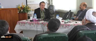 تاکید سرپرست دانشگاه فرهنگیان بر ارتقای کیفیت آموزش در گردهمایی سراسری معاونان آموزشی، پژوهشی و فرهنگی پردیس‎ها:

 با تاسیس دانشگاه فرهنگیان، باید شاهد نوعی پوست‎اندازی در عرصه آموزش و تربیت کشور باشیم