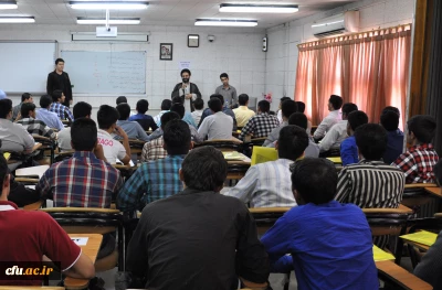 در اولین روز از ازدوی حیات طیبه دانشجو معلم برادر دانشگاه فرهنگیان، برگزار شد:

همایش آموزشی همسرگزینی و آسیب شناسی روابط و تشکیل کمیسیون های دانشجویی