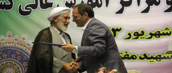 در نهمین اجلاس سراسری سرپرستان پردیس ها و مراکز آموزش عالی دانشگاه فرهنگیان صورت گرفت:

امضای تفاهم نامه همکاری میان دانشگاه و سازمان «سمت» 2