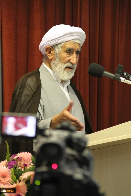 رئیس سازمان مطالعه و تدوین کتب علوم انسانی:

هم دوشی با پیامبران، وظیفه سنگینی است که خدا آن را بر دوش معلمان نهاده است 3