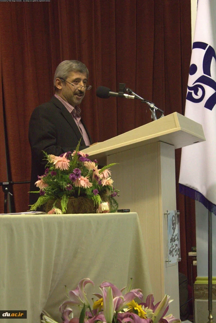 دکتر کیانی، در دومین روز از اجلاس سراسری سرپرستان پردیس ها و مراکز آموزش عالی دانشگاه فرهنگیان، تاکید کرد:

توجه بیشتر به امر پژوهش در بین دانشجو معلمان، مشارکت آنان در مسایل مدیریتی پردیس ها و برون سپاری برخی مسائل رفاهی 3