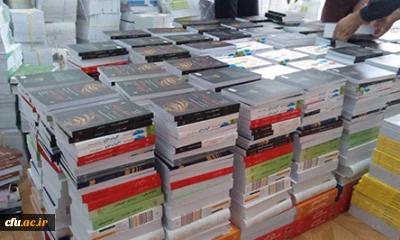 معاونت پژوهش و فناوری اعلام کرد:

به زودی، کتاب های خریداری شده برای تجهیز کتابخانه های پردیس ها و مراکز آموزش عالی ارسال می شود