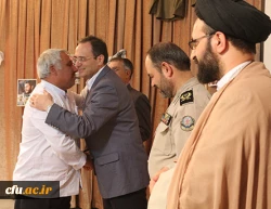 به پاس هشت سال ایثارگری و زنده نگه داشتن نام و یاد شهدا: 

آیین بزرگداشت هفته ِ دفاع مقدس، در سازمان مرکزی دانشگاه فرهنگیان برگزار شد 6