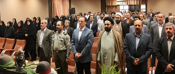 به پاس هشت سال ایثارگری و زنده نگه داشتن نام و یاد شهدا: 

آیین بزرگداشت هفته ِ دفاع مقدس، در سازمان مرکزی دانشگاه فرهنگیان برگزار شد 9