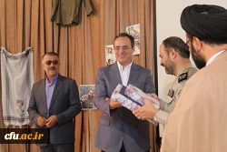 به پاس هشت سال ایثارگری و زنده نگه داشتن نام و یاد شهدا: 

آیین بزرگداشت هفته ِ دفاع مقدس، در سازمان مرکزی دانشگاه فرهنگیان برگزار شد 6