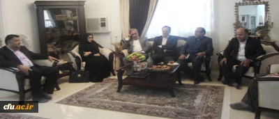 با حضور دکتر مهر محمدی سرپرست دانشگاه فرهنگیان  انجام شد:

تجلیل از خانواده های شهیدان غلامحسن عاطفی نژاد و سید ابوالقاسم ایزدی