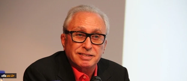 پروفسور جک سی ریچاردز :

زبان انگلیسی امروزه در دنیا نقش های متفاوتی به خود گرفته است. 2