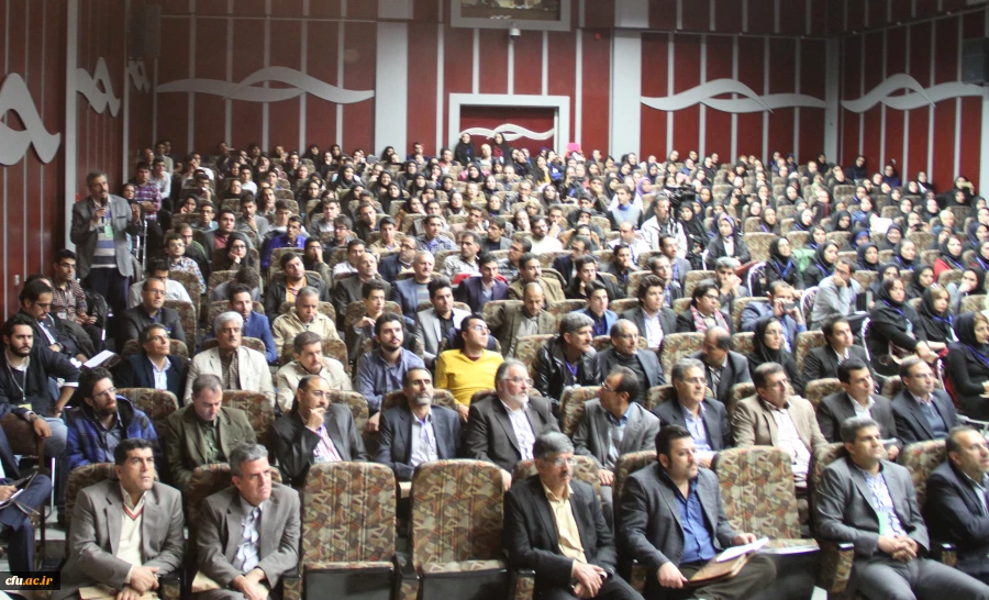 پروفسور جک سی ریچاردز :

زبان انگلیسی امروزه در دنیا نقش های متفاوتی به خود گرفته است. 2