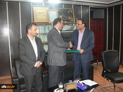 در راستای همکاری های علمی آموزشی، تحقیقاتی و فن آوری میان دانشگاه های استان یزد انجام شد:

انعقاد تفاهم نامه بین دانشگاه فرهنگیان و دانشگاه جامع پیام نور یزد